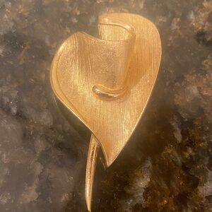 Elegant Gold Leaf Brooch 1960’s Pegasus Gold ToneTextures Pin Brooch